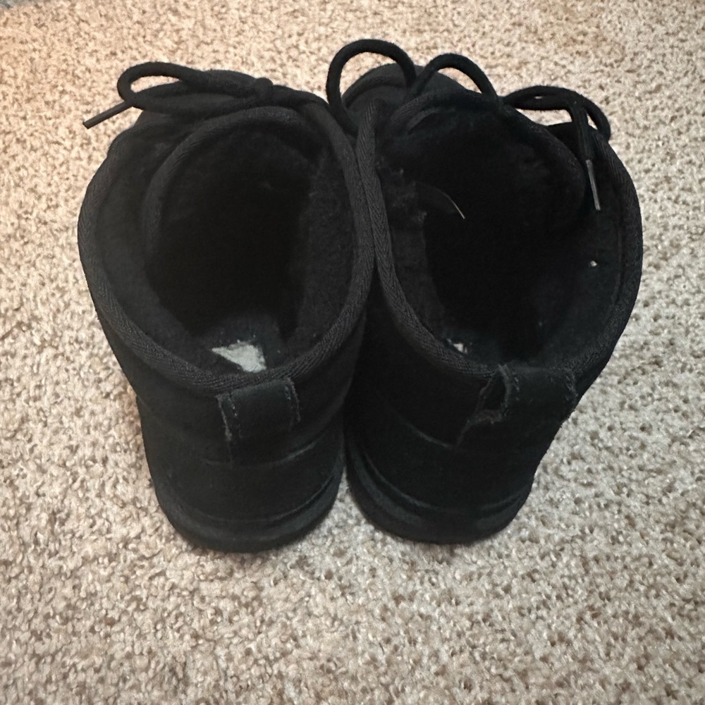 Neumel uggs - Picture 2 of 8
